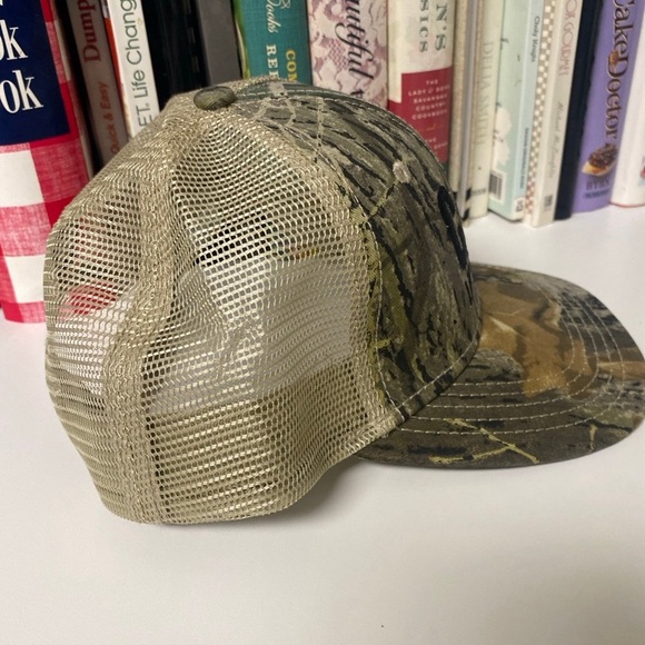 CAT Lift Truck(Wiese) Camo Mesh Snap Back trucker Hat - Picture 5 of 8
